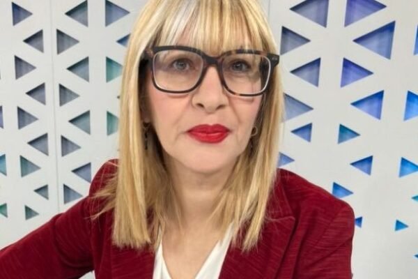 Гради, пријателе Еди Рама, не биди наивен